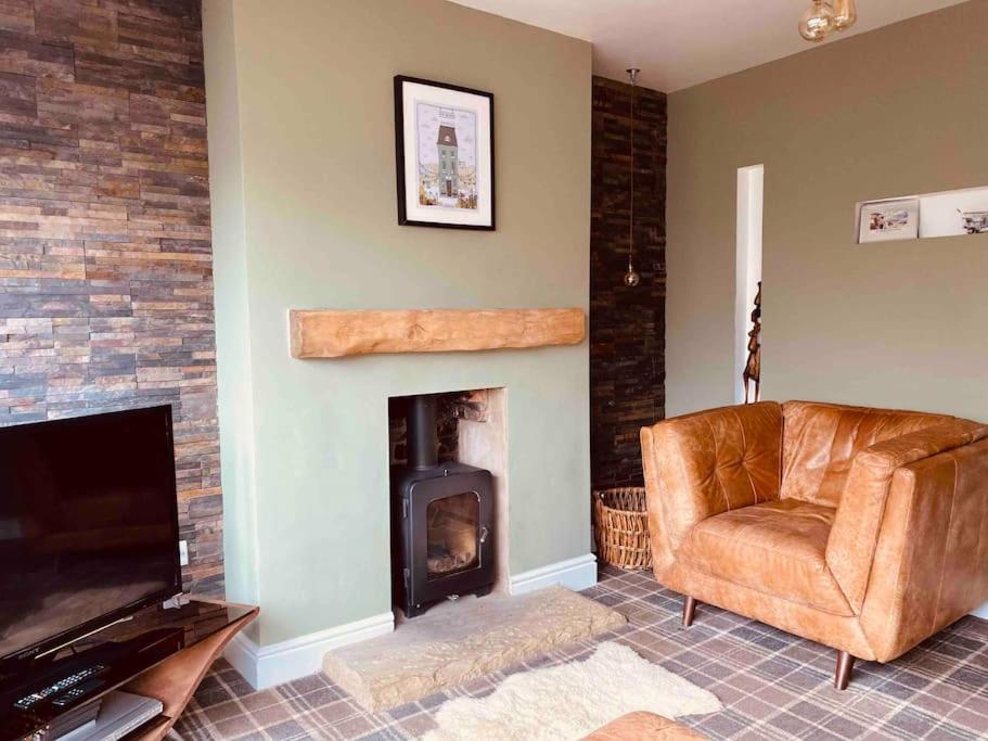 Holiday home Lovely Semi-beach 2x Pubs -5 Min Walk-pets Welcome-parking-garden