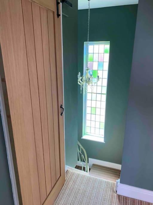Holiday home Lovely Semi-beach 2x Pubs -5 Min Walk-pets Welcome-parking-garden Scalby (North Yorkshire)