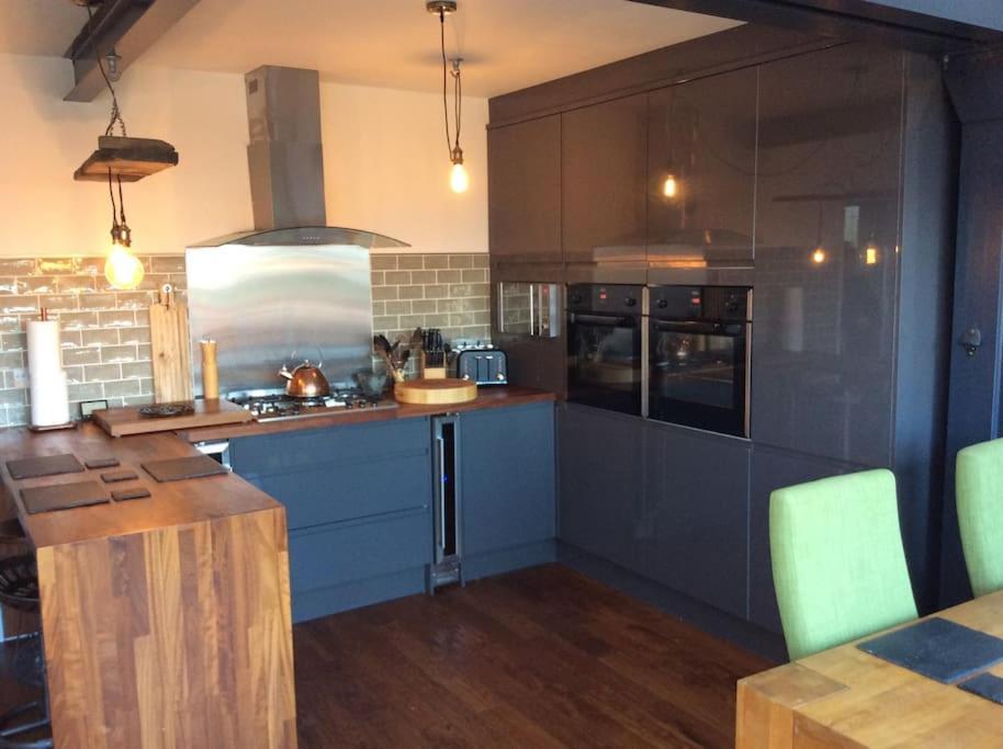 Lovely Semi-beach 2x Pubs -5 Min Walk-pets Welcome-parking-garden