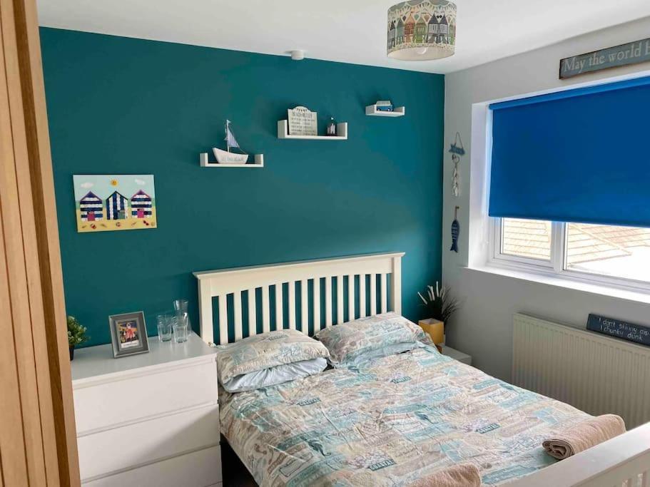 Holiday home Lovely Semi-beach 2x Pubs -5 Min Walk-pets Welcome-parking-garden Scalby (North Yorkshire)